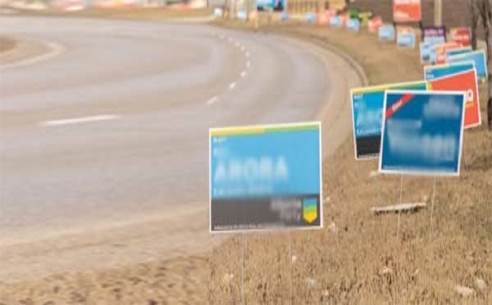 campaign-signs-blury-2